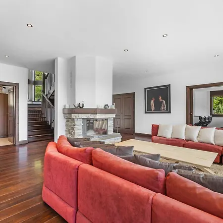 Chalet Noir Pres De La Telecabine A Anzère