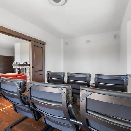 Noir Pres De La Telecabine A Anzère