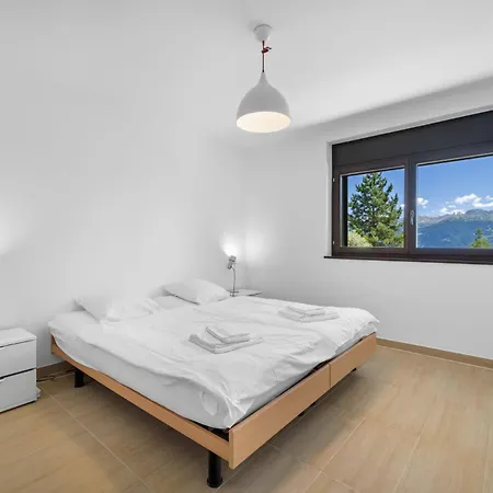 Chalet Noir Pres De La Telecabine A Anzère