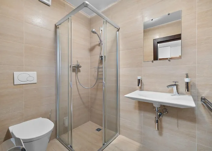 Chalet Noir Pres De La Telecabine A *