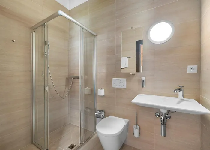 Chalet Noir Pres De La Telecabine A Anzère