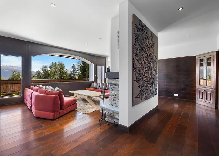 Chalet Noir Pres De La Telecabine A *