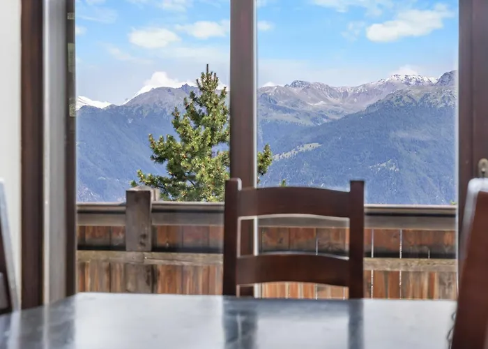 Noir Pres De La Telecabine A Chalet *