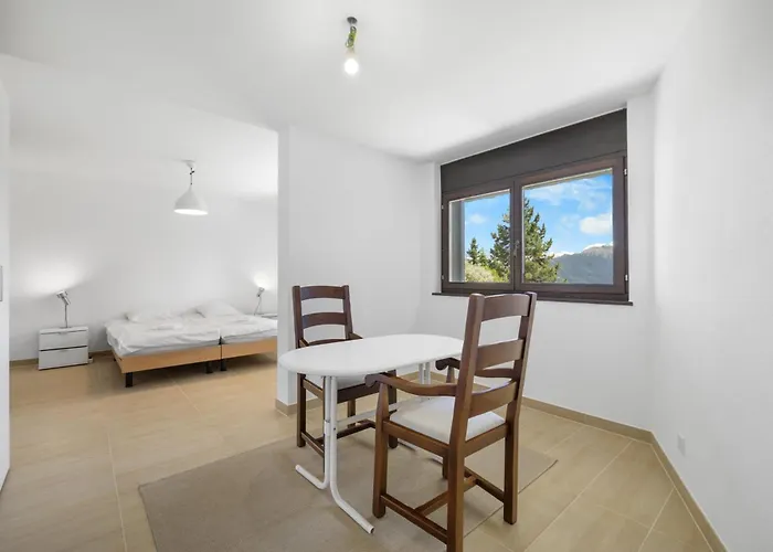 Chalet Noir Pres De La Telecabine A Anzère