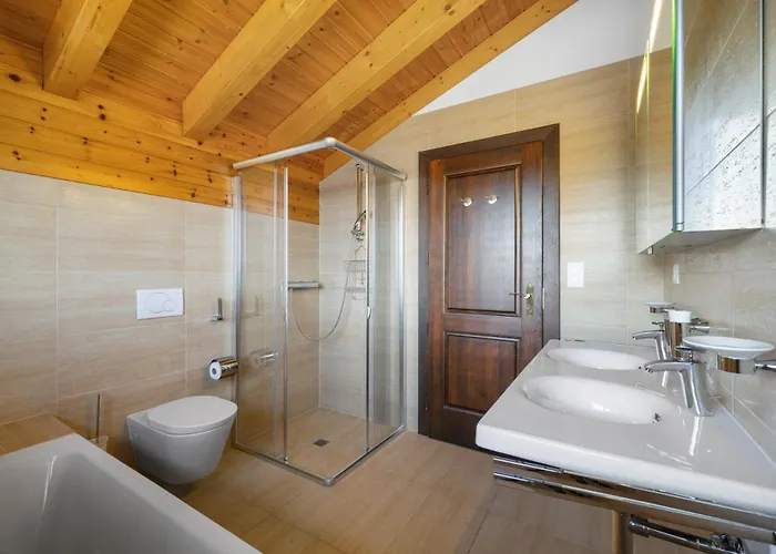 Chalet Noir Pres De La Telecabine A Anzère