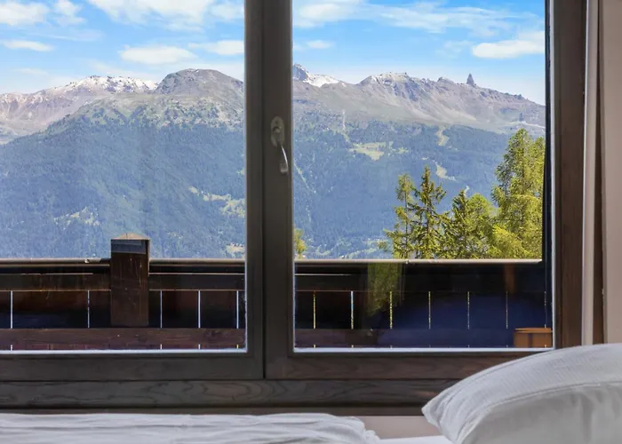 Chalet Noir Pres De La Telecabine A *